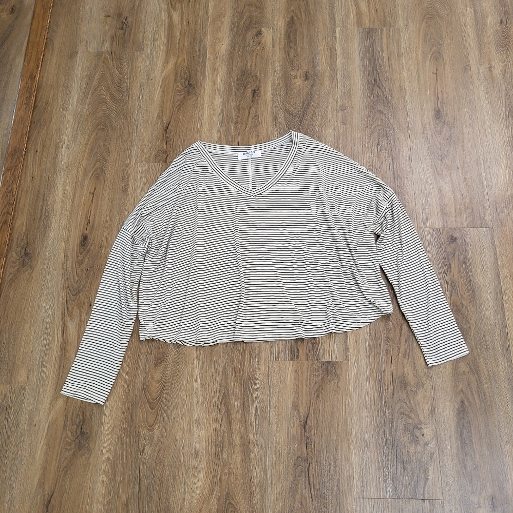 Double Zero womens striped cropped long sleeve top tee medium relaxed stretch